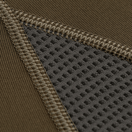 Detalje af M-Tac ThermoLine Termoundertøj med termoregulerende og åndbare materialer designet til komfort i sub-zero temperaturer.