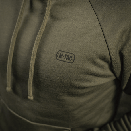M-Tac Cotton Raglan Hard Hoodie i 100% bomuld med fleecefor, stilfulde raglanærmer og kængurulomme. Perfekt til efterår og vinter.