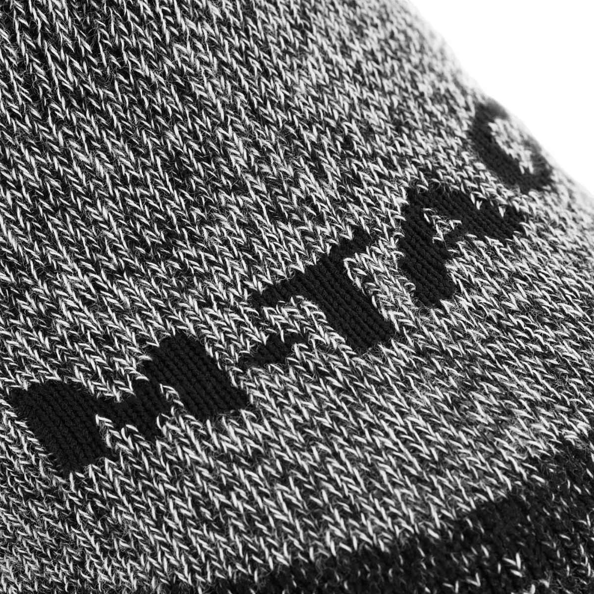 M-Tac Coolmax 40% sokker i grå med Coolmax® teknologi til udendørs aktiviteter, sikrer forbløffende komfort og holdbarhed.