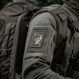 M-Tac Patch Face of War (Broderi) med kraniet design inspireret af Vietnamkrigen fastgjort på tøj med Velcro.