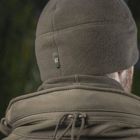 M-Tac Fleece Polartec Watch Cap bagfra, lavet af holdbar Polartec 200 Series fleece, perfekt til kolde vejrforhold og udendørsaktiviteter.