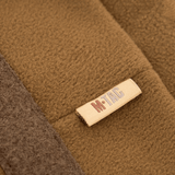 M-Tac Fleece Tactical Watch Cap Beanie m. Patch Panel detaljer i nærbillede, viser fleece materiale og M-Tac mærkat