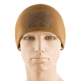 M-Tac Fleece Tactical Watch Cap Beanie m. Patch Panel i brun farve på mannequin, ideel til taktisk brug og udendørs aktiviteter.