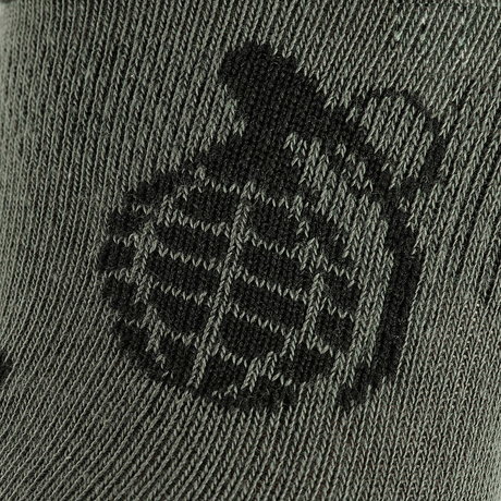 Nærbillede af M-Tac Let Sommersokker Grenader med granatmotiv, perfekt til løb og udendørs sport. Komfortabelt og åndbart materiale.