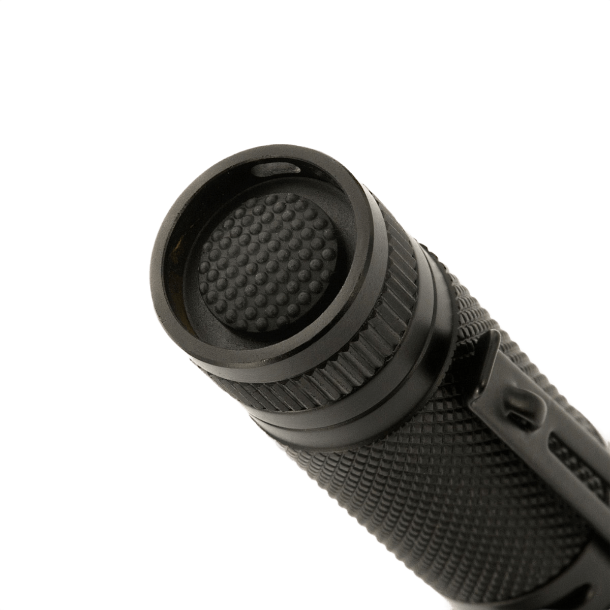 M-Tac Lommelygte P180 i aluminium, justerbar lysretning, CREE XPG2 LED, tæt på knapdækslet.