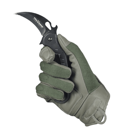M-Tac Handsker Nomex Assault Tactical Mk.7 med kniv i hånden, brand- og varmebestandige, holdbart greb, ideel til taktisk brug.