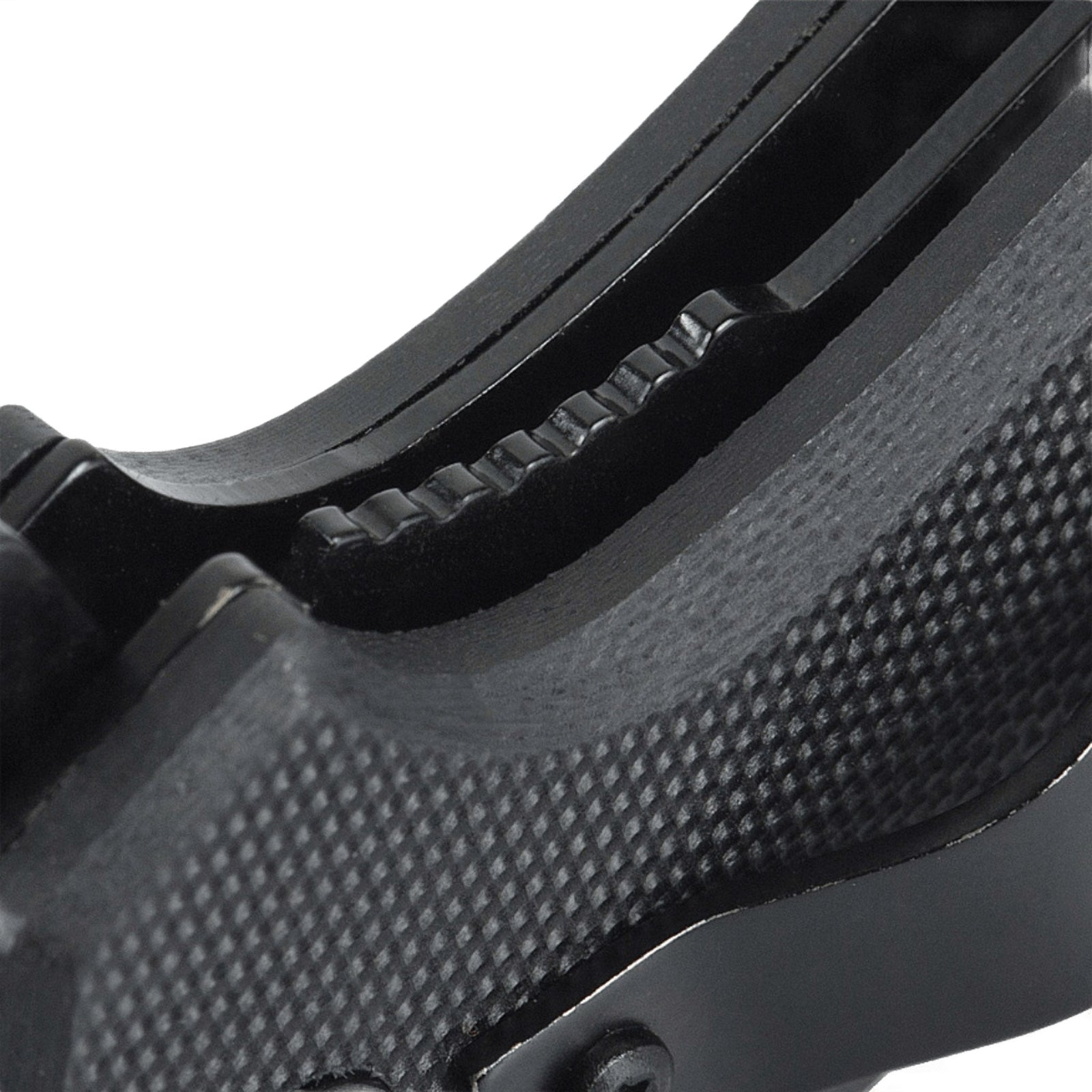Detaljebillede af M-Tac Outdoor & Militær foldekniv - Type 5 med skridsikkert G10-komposit greb.
