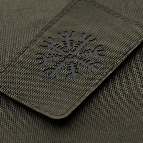 M-Tac Patch Helm of Horror Vandret Laser Cut i holdbar Cordura 500D med ægishjálmur mønster, 80 x 50 mm, med Velcro fastgørelse.