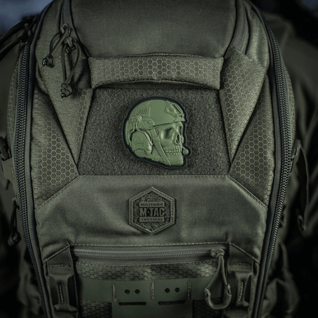 M-Tac Patch Operator 3D PVC på taktikrygsæk med realistisk design og Velcro, perfekt til tøj eller udstyr, størrelse 6x7 cm