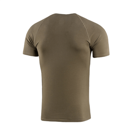 M-Tac Raglan T-Shirt 93/7 i olivengrøn set bagfra med åndbare raglanærmer, der sikrer optimal komfort og bevægelsesfrihed.