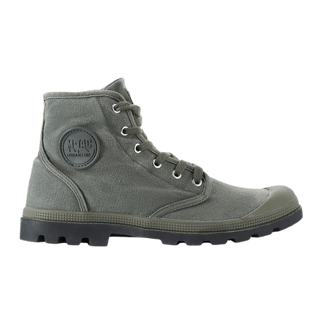 M-Tac Sneakers med klassisk design og seks metalliserede snørehuller, perfekte til udendørs aktiviteter og sport.