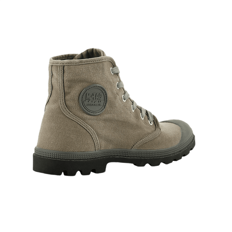 M-Tac Sneakers i klassisk design med 6 metalliserede snørehuller, vulkaniseret gummi ydersål og polyester snørebånd.