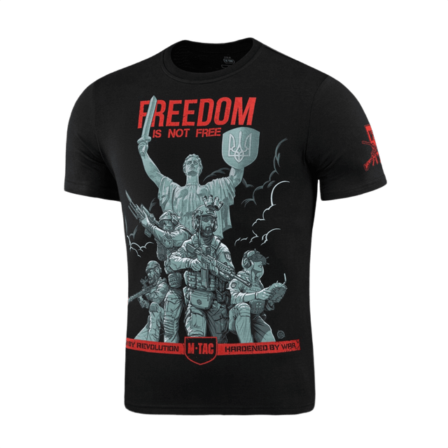 Sort M-Tac T-Shirt Freedom med militærpersonel og modersymbolik print, fremhæver ukrainsk mod og frihed. Fokus på styrke og beslutsomhed.
