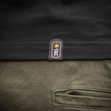 M-Tac T-Shirt Logo med camouflage, blød bomuldsblanding og slogan 'Born by Revolution – Hardened by War' på ærme.