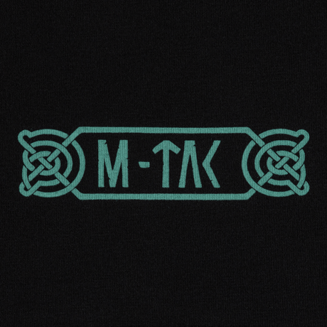M-Tac T-Shirt Odin Mystery med nordisk design og Odin-tryk i sort og grønne nuancer, der kombinerer komfort og stil.