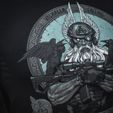 M-Tac T-Shirt Odin Mystery med nordisk mytologi print af Odin med ravne Hugin og Munin og teksten "Valhalla Calling."