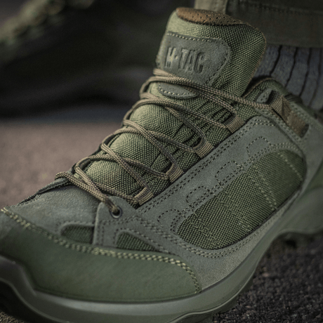M-Tac Tactical Sneakers Demi-Season – Let og komfortabel i olivengrønt læder og Cordura, ideel til trekking og outdoor aktiviteter.
