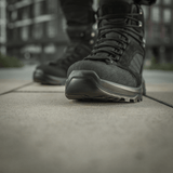 Nærbillede af M-Tac Taktiske Demi-Season Støvler Pro Line med slidstærk suede og Cordura og Vibram-sål til taktiske formål