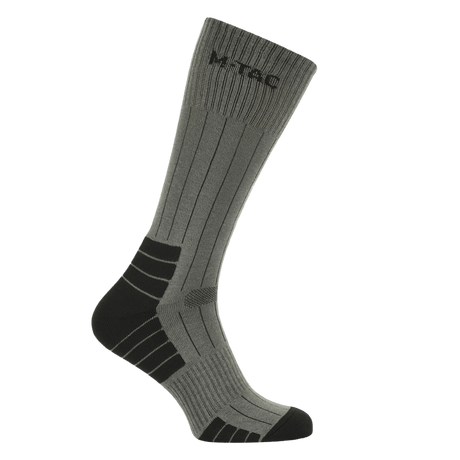 M-Tac Taktiske Sokker Ranger i grå og sort med anatomisk pasform og elastisk kant, ideel til udendørs aktiviteter og daglig komfort.