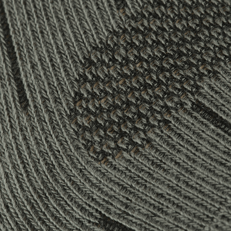 Nærbillede af M-Tac Taktiske Sokker Ranger med elastisk kant og anatomisk pasform for komfort og varme- og fugtregulering.