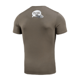 M-Tac T-Shirt Comics Drone Girl med kreativt print hylder ukrainske droneoperatører, viser styrke og effektivitet. Komfortabel bomuldsblanding.