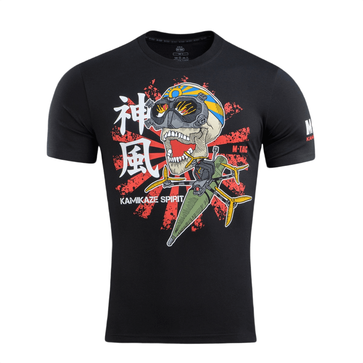 M-Tac T-Shirt Kamikaze Spirit med stiliseret kranie og FPV-goggles foran japansk solflag. Høj komfort og slidstyrke. 93% bomuld, 7% elastan.