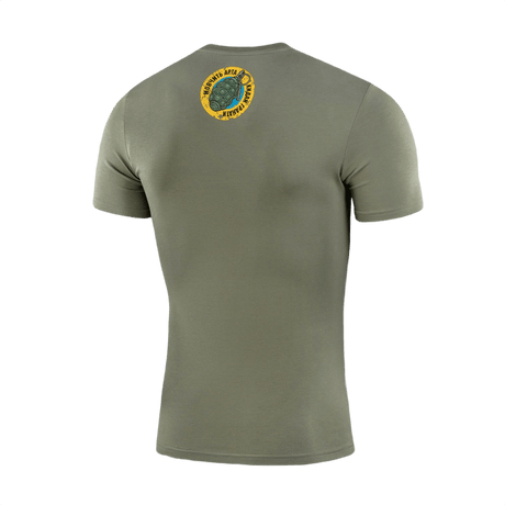 M-Tac T-Shirt Quadcopter med patriotisk motiv på ryggen i grønt design, holdbar og komfortabel for UAV-operatører.