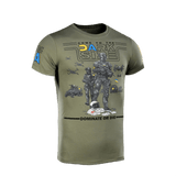 M-Tac T-shirt UA Side i lys olivengrøn, med unikt design og MagnaColours® premium print, fremhæver muskelkonturer, komfort og holdbarhed.