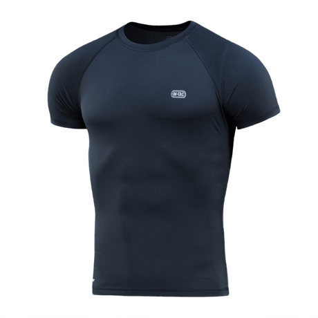 M-Tac T-shirt Ultra Light Polartec i Power Dry materiale, perfekt til sport og dagligt brug, med reflekterende logo og flade sømme.