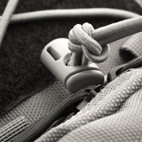 Snøre og lukning på M-Tac Urban Line City Patrol Taske, fremstillet af slidstærkt og vandafvisende 600D polyester med PVC-coating.