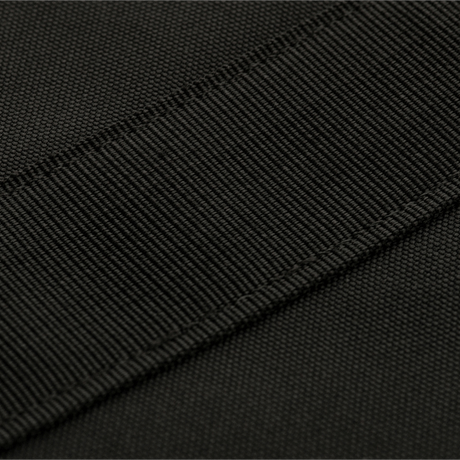 Nærbillede af M‑Tac Våbenetui 128 cm med sorte polstringer og velcrostropper i polyester, designet til sikker våbenopbevaring.