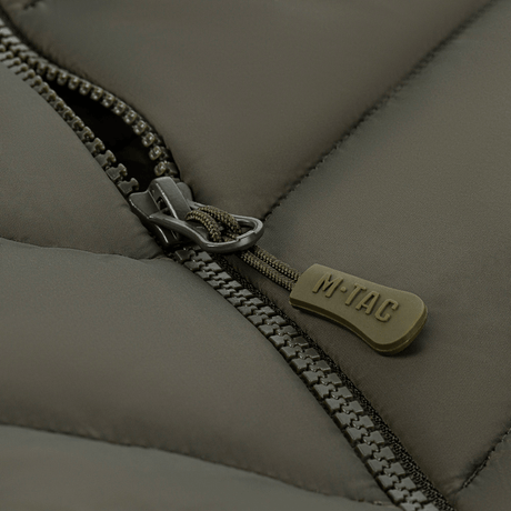 M-Tac Vytyaz Primaloft Vest lynlås detalje med slidstærkt, vandafvisende nylonstof, ideel til koldt vejr