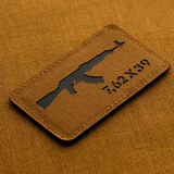 M-Tac AKM 7,62x39 Laser Cut Patch med Velcro fastgørelse, slidstærkt Cordura 500D materiale, egnet til militær og outdoor brug.