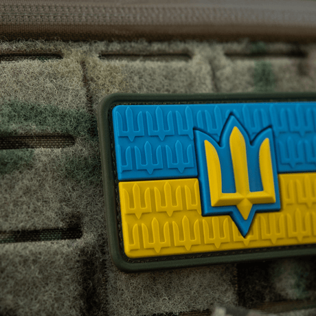 M-Tac patch Ukraine Flag med ZSU Trident PVC på militært udstyr, symboliserer ukrainsk arv og styrke, lavet af holdbart PVC-materiale.