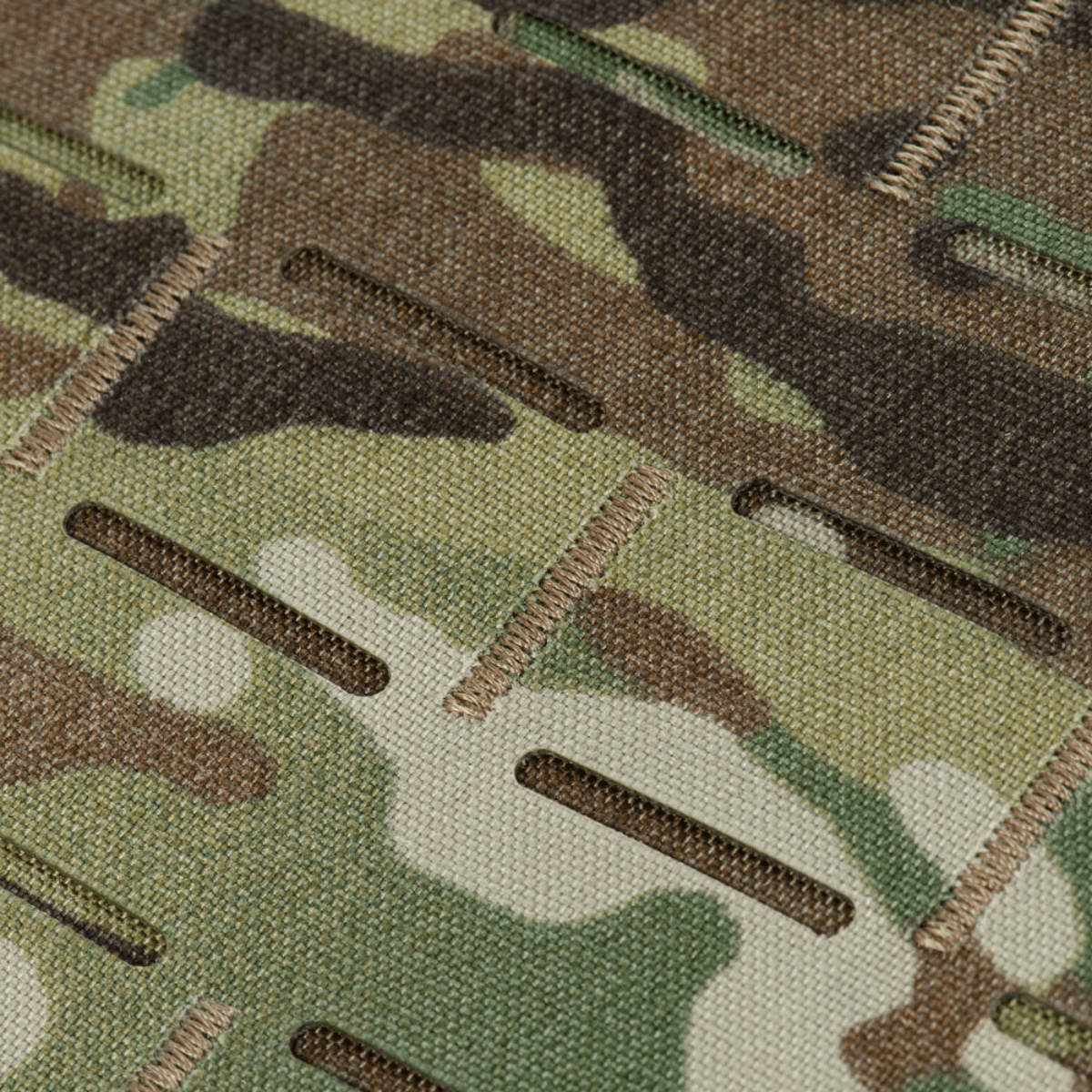 Detaljebillede af M-Tac Plate Carrier Cuirass Elite Gen.II i slidstærkt Cordura 500D materiale i camouflagefarver.
