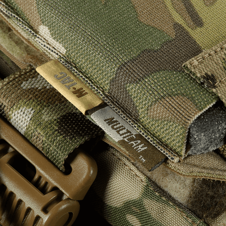 M-Tac Plate Carrier Cuirass FAST XL QRS med MultiCam mønster og holdbart Cordura 500D materiale for beskyttelse og komfort.