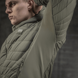 M-Tac Jarl Jakke i Toray mechanical stretch nylon med G-Loft isolering, herremodel i grå, set fra siden