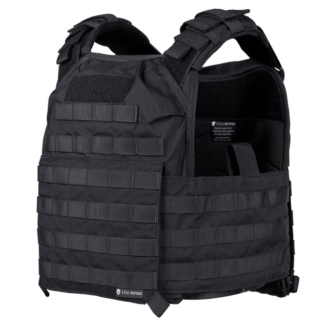 Elite Armor Plate Carrier i sort set forfra i vinkel
