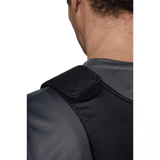 Bagside af Anorak Titanium® Concealable III Stik & Skudsikker Vest for maksimal beskyttelse og diskretion under tøj.